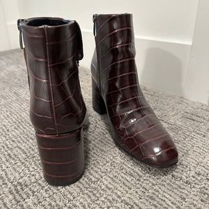 Franco Sarto Tenton Croc embossed bootie size 8 color Mahogany
